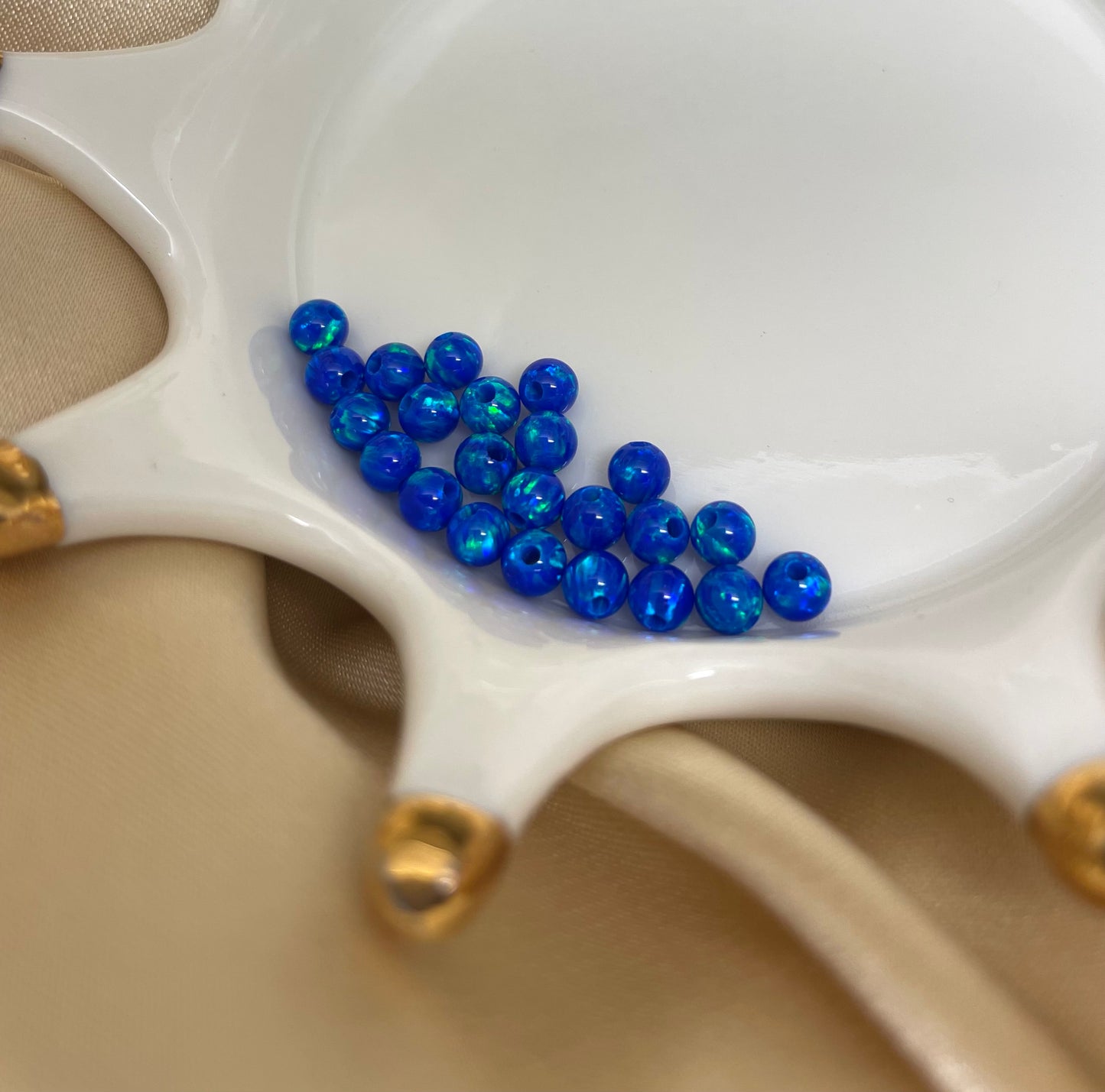 Opal Bar Necklace – Elegant Minimalist Design