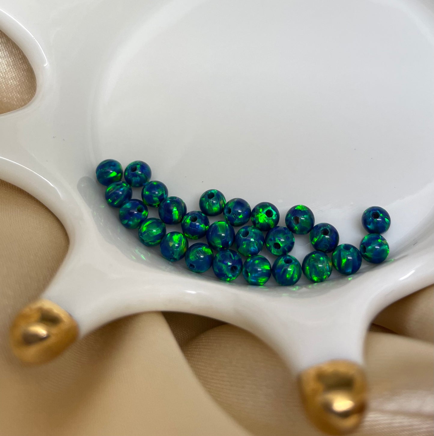 Opal Bar Necklace – Elegant Minimalist Design