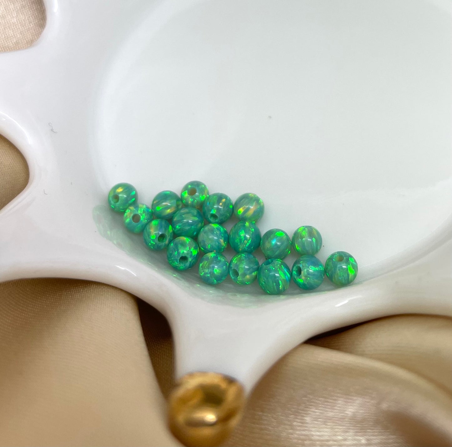 Opal Bar Necklace – Elegant Minimalist Design