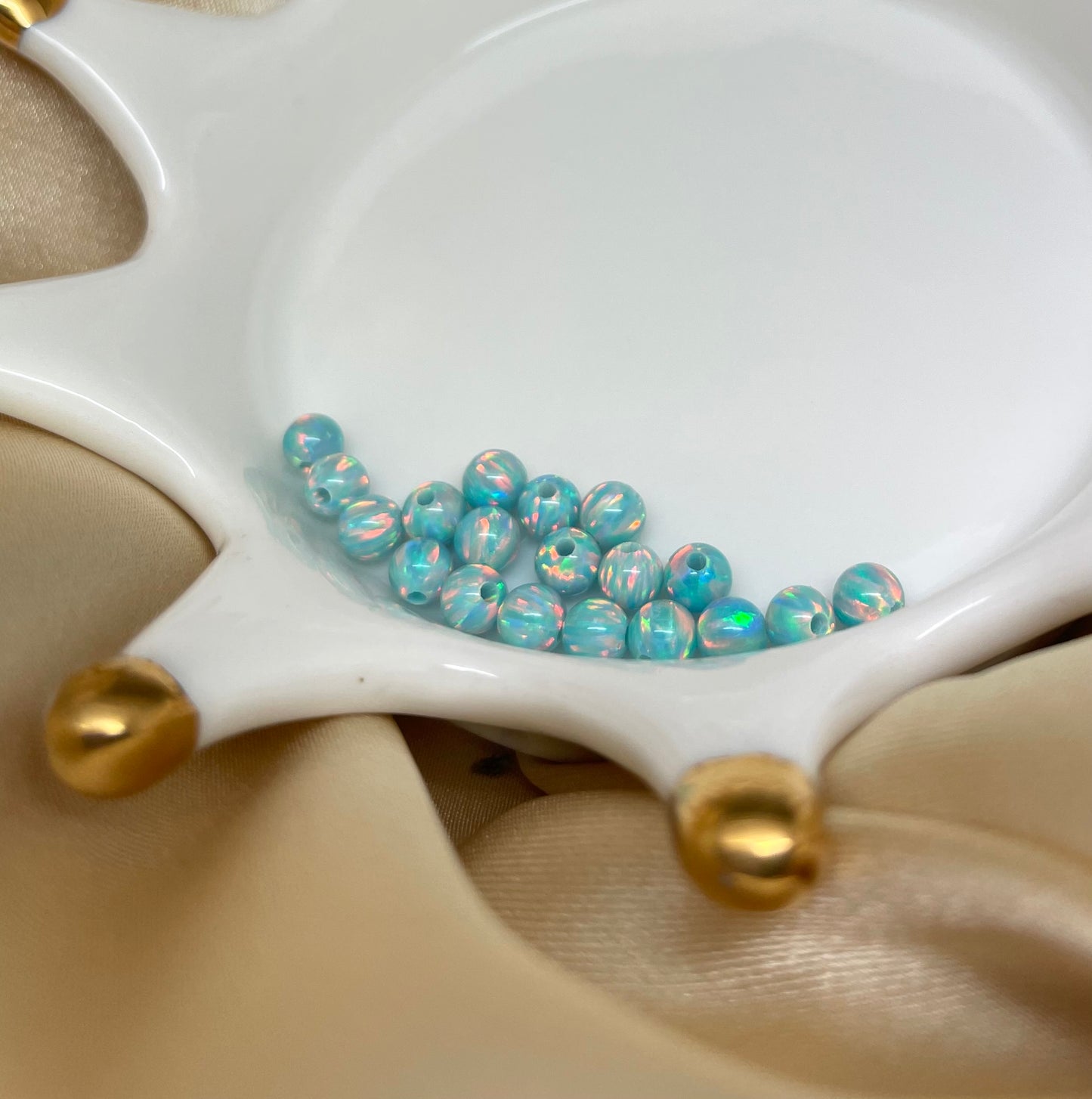 Opal Bar Necklace – Elegant Minimalist Design