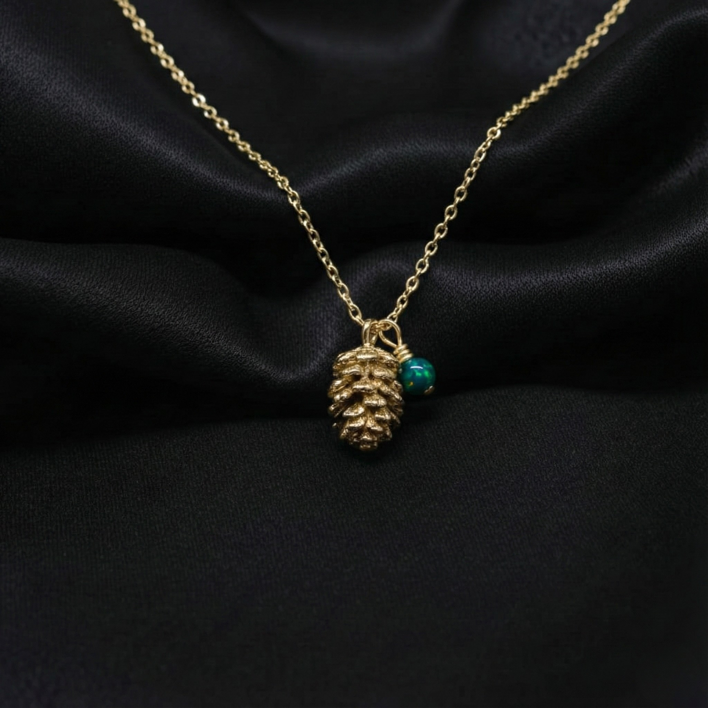 Pinecone Necklace – Cozy Winter Charm