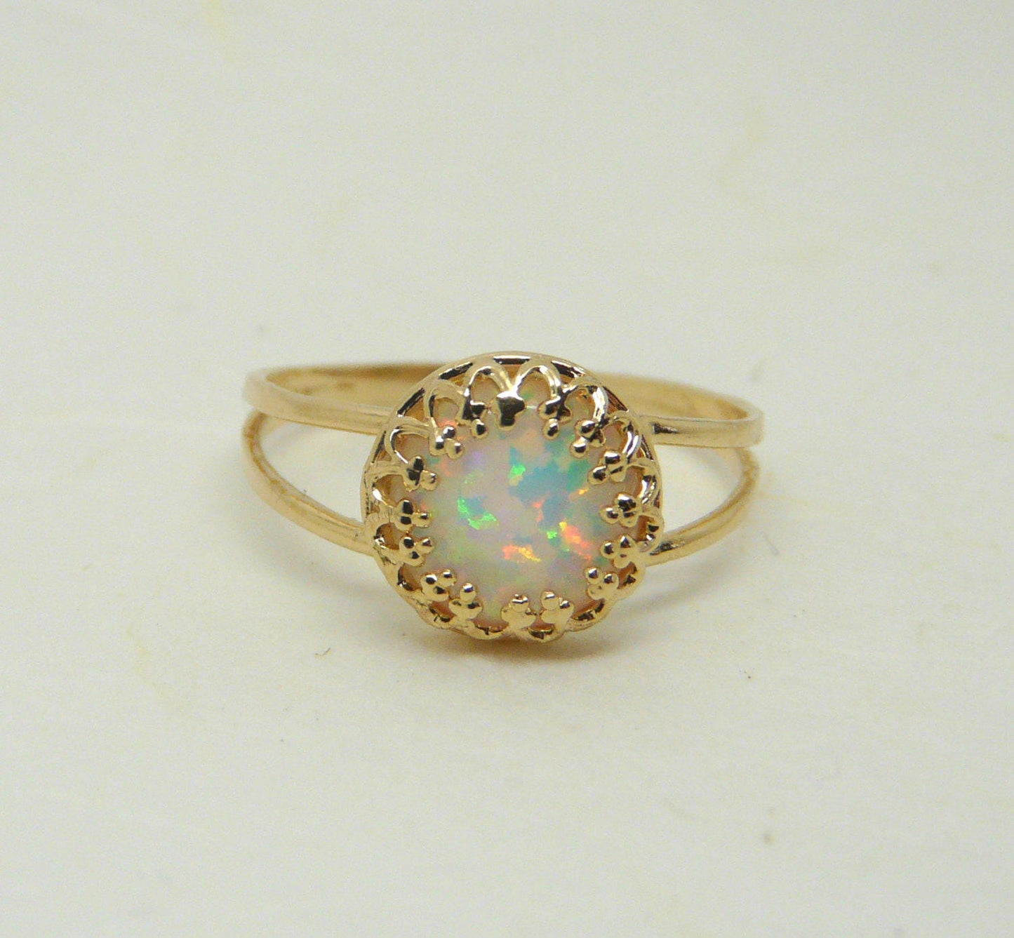 Statement Ring – A Dazzling Touch of Elegance