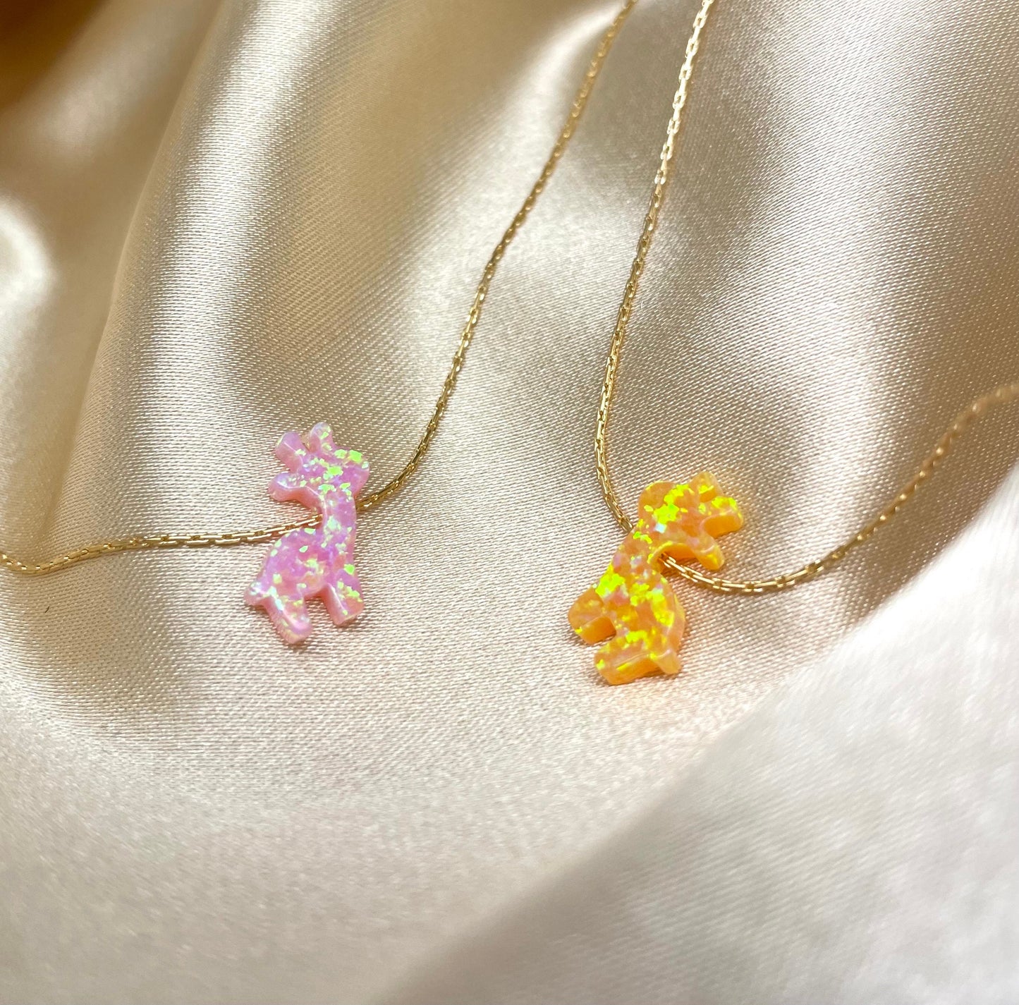 Giraffe Necklace – Playful Jewelry for Animal Lovers