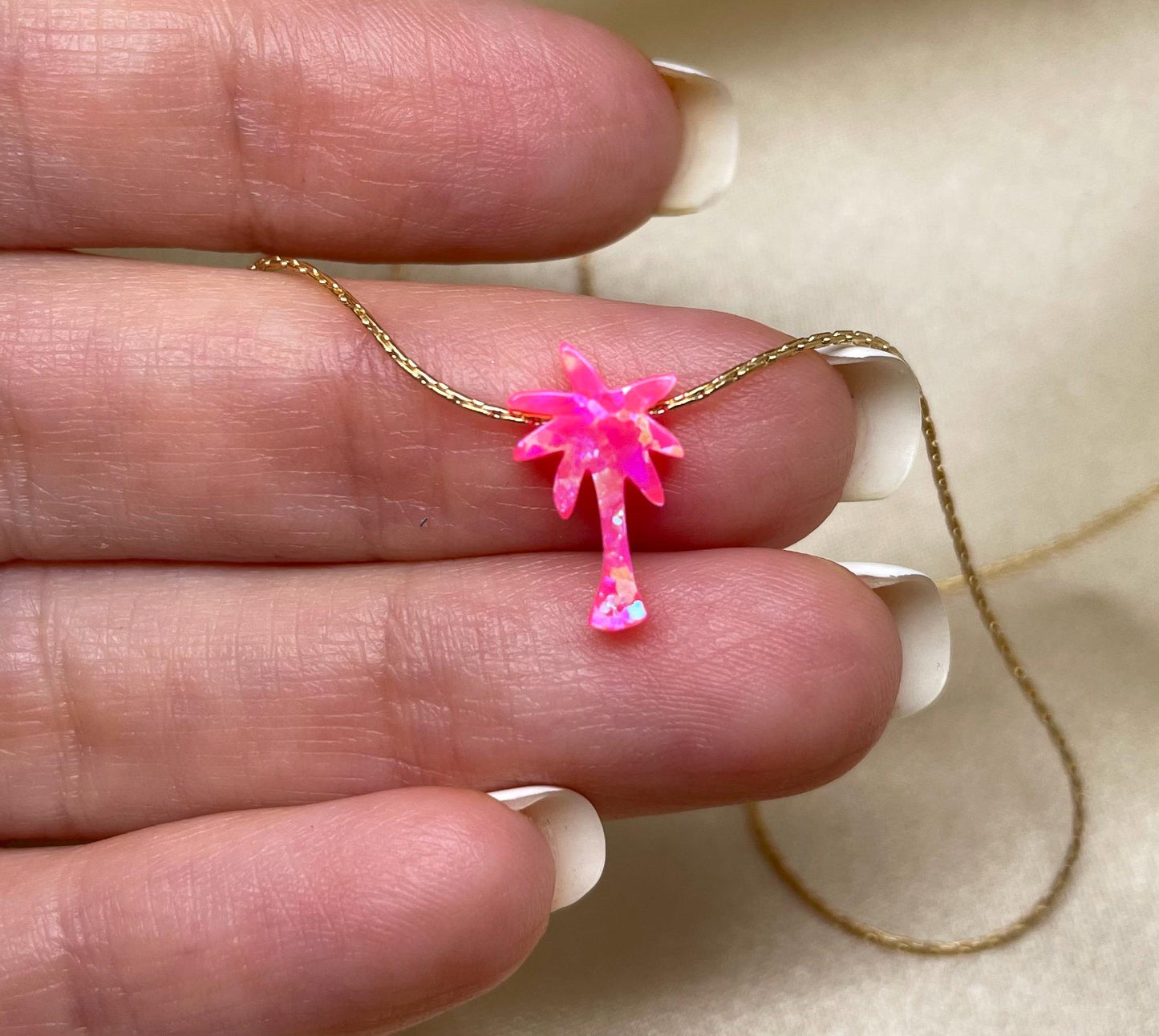 Palm Tree Necklace – Tropical Vibes