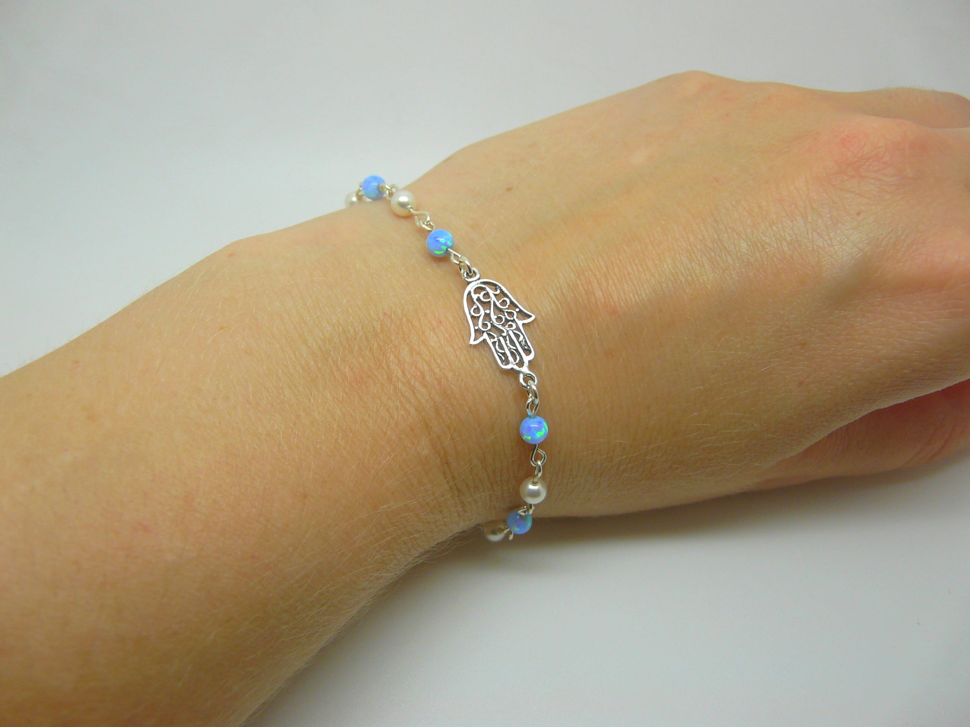 Women's Hollow Hamsa Beaded bracelet