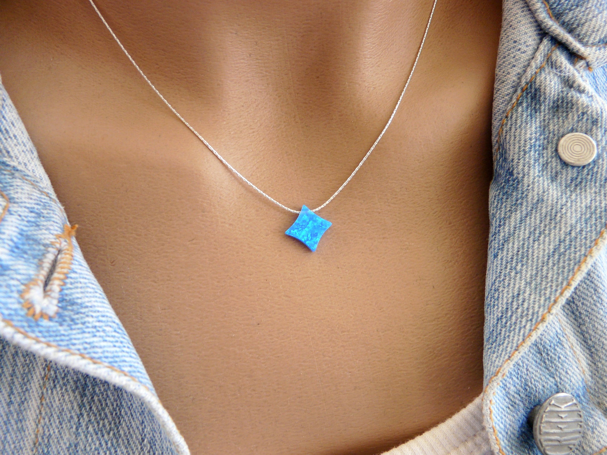 Four point star necklace