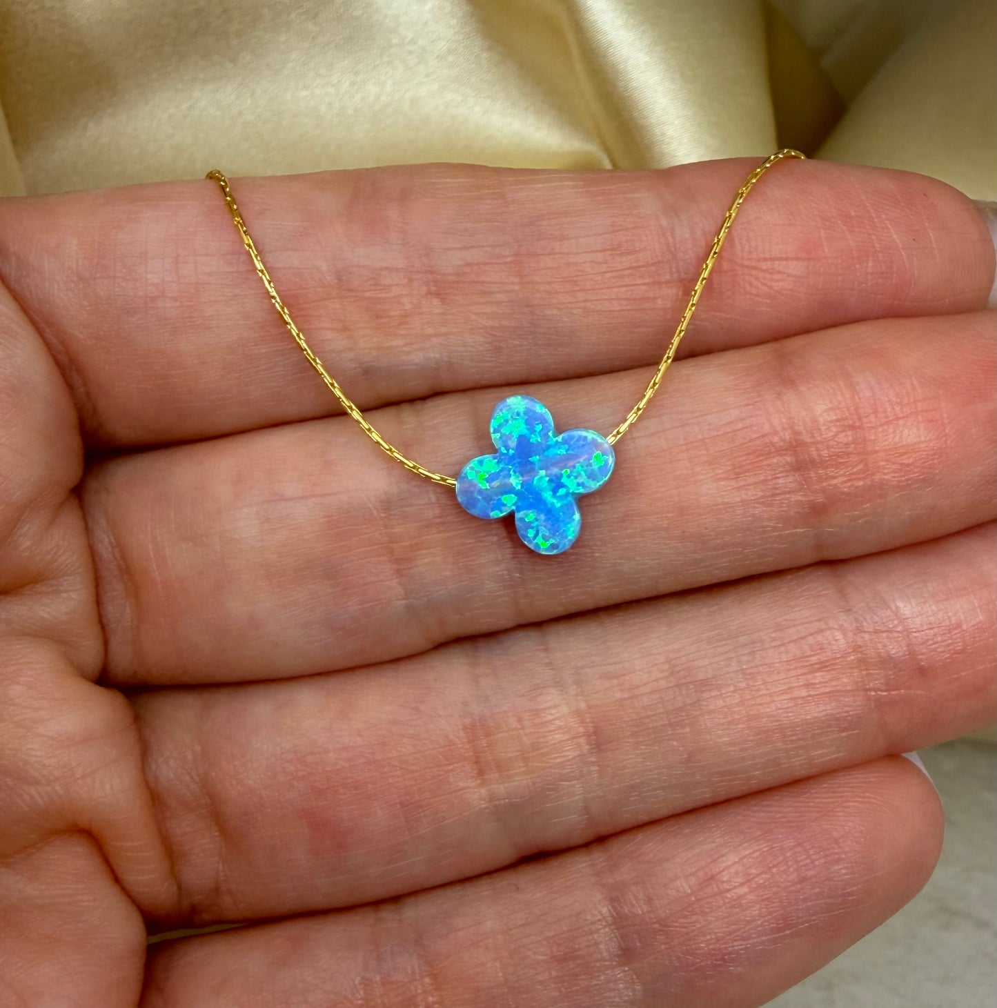 Opal Clover Necklace – Lucky Charm