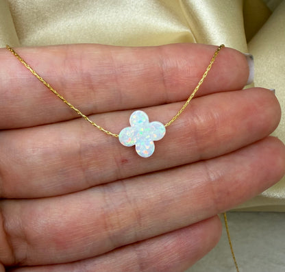 Opal Clover Necklace – Lucky Charm