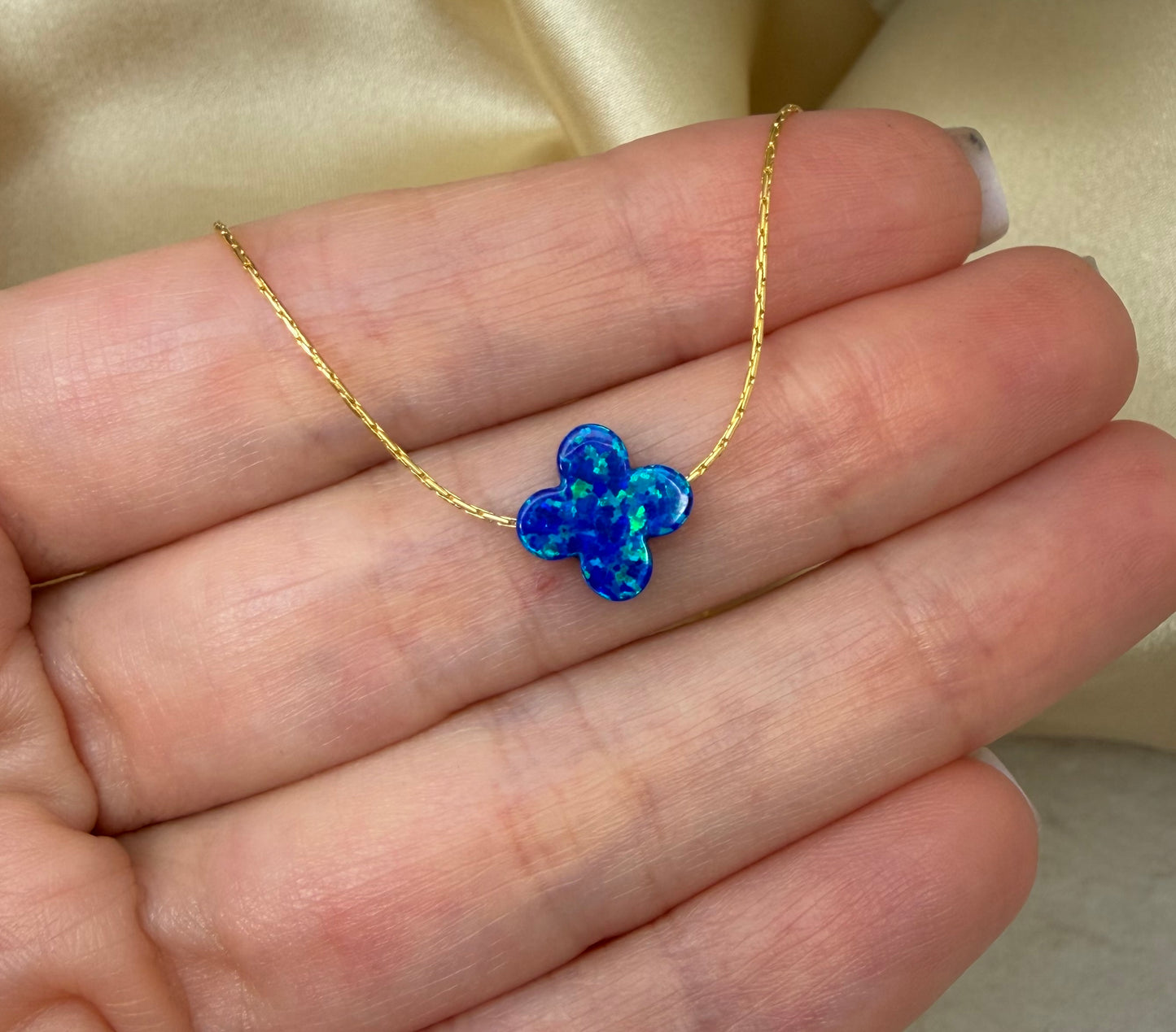 Opal Clover Necklace – Lucky Charm