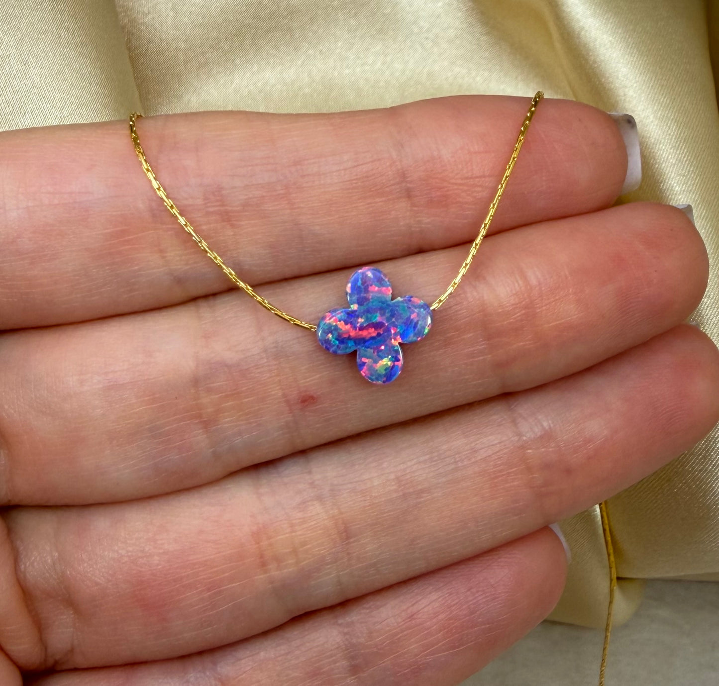 Opal Clover Necklace – Lucky Charm
