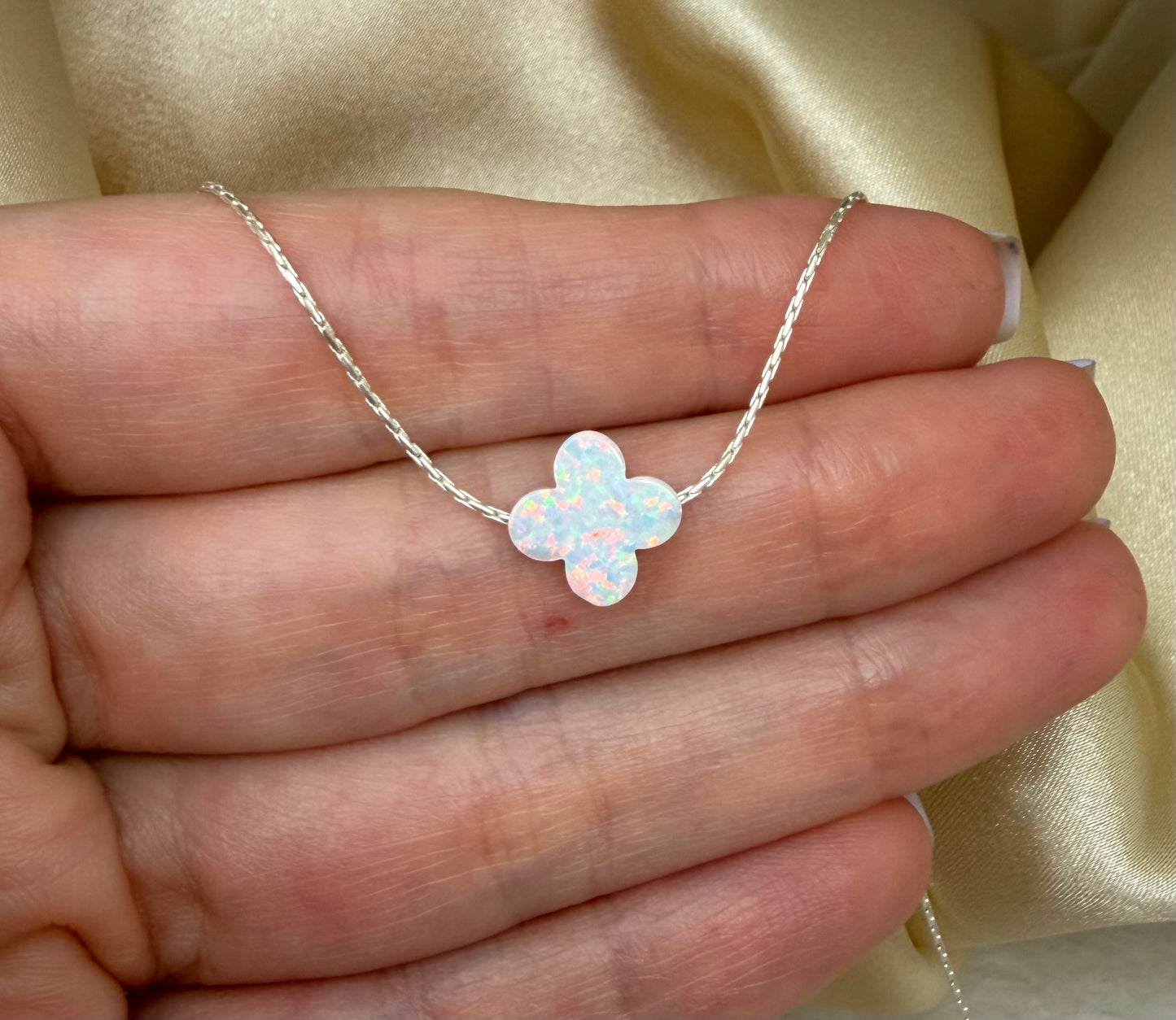 Opal Clover Necklace – Lucky Charm