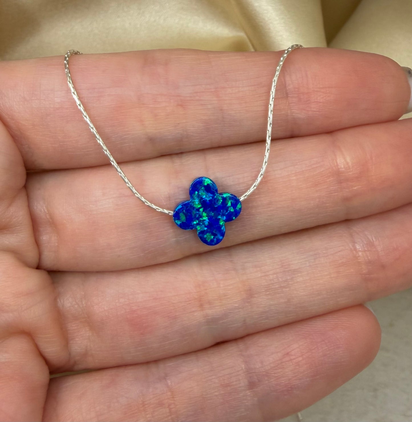 Opal Clover Necklace – Lucky Charm