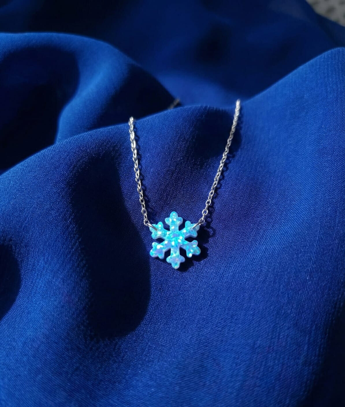 Snowflake Necklace – Winter Wonderland Charm