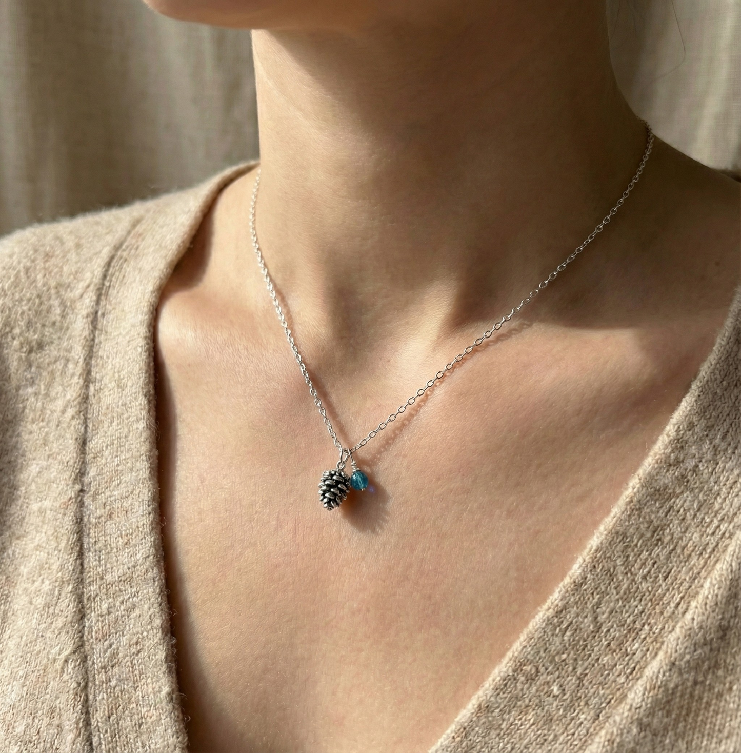 Pinecone Necklace – Cozy Winter Charm